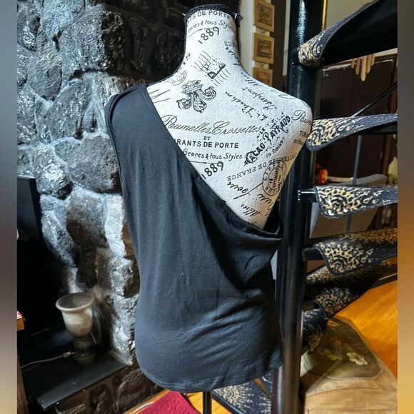 Elegant Black One-Shoulder Top  with Floral Accent - Picture 2 of 8